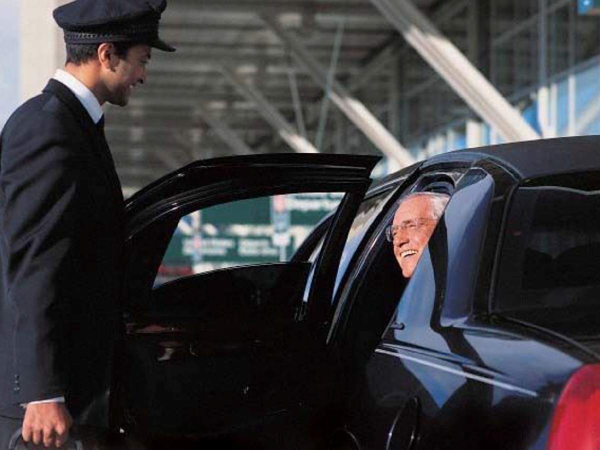 Premium-Corporate-Executive-Transportation-in-Dallas