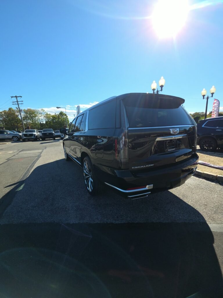 Cadillac Escalade ESV exterior